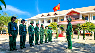 Khanh Hoa: Veel scholen begrijpen de uniforme regelgeving voor de vakken defensie en veiligheid niet.