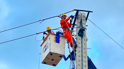 A Khanh Hoa Electricity Joint Stock Company restabelece a rede elétrica em comunas montanhosas.