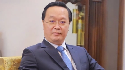 Bapak Nguyen Duc Trung mengundurkan diri sebagai Ketua Hanoi karena alasan kesehatan.