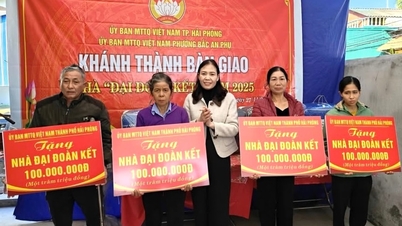 O bairro de Bac An Phu inaugurou e entregou 4 casas do programa 'Grande Unidade'.