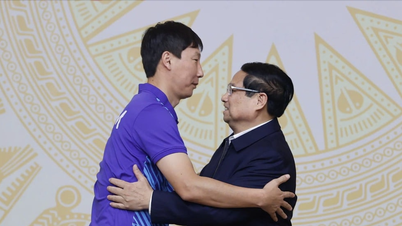 Premierminister Pham Minh Chinh wünschte der vietnamesischen Sportdelegation, dass sie bei den 33. Südostasienspielen weiterhin glanzvolle goldene Geschichte schreiben möge.