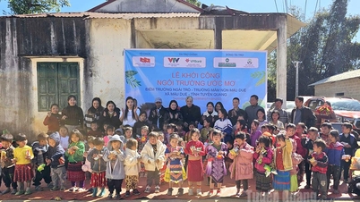 Inauguration and groundbreaking of 2 schools in Mau Due commune