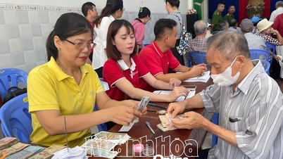 Asuransi Sosial Provinsi Khanh Hoa mengumumkan pembayaran pensiun 3 bulan dan tunjangan asuransi sosial.