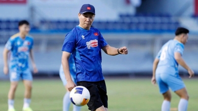 Trenér Kim Sang Sik „neusnul“ při výběru vietnamského týmu do 22 let pro 33. hry SEA