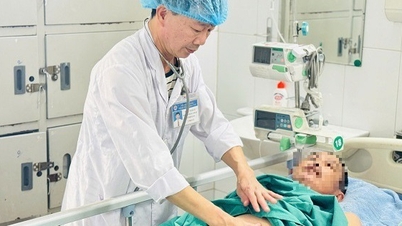 한 남자가 술자리를 마친 뒤 믿을 수 없는 이유로 지속적인 투석을 받기 위해 병원에 입원해야 했습니다.