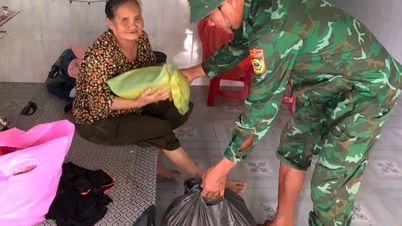 เจ้าหน้าที่รักษาชายแดนเก็บความรู้สึกส่วนตัวลงพื้นที่ช่วยเหลือผู้ประสบภัยน้ำท่วม