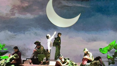 People's Artist Le Hung의 연극 "Moonlit Night in Summer Lagoon"에 대한 몇 가지 생각