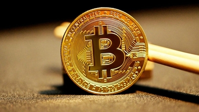 Bitcoin passerer 90 000 dollar, «hvaler» våkner: Har markedet passert toppen?