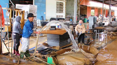 Firmy se snaží zotavit po bouřích a povodních