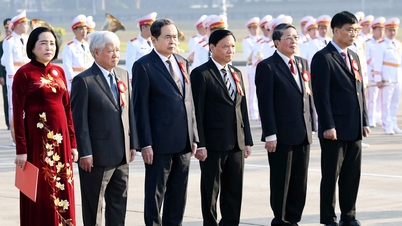 ທ່ານ​ປະທານ​ສະພາ​ແຫ່ງ​ຊາດ ​ເຈີ່ນ​ດ້າຍ​ກວາງ ​ແລະ ບັນດາ​ຜູ້​ແທນ​ທີ່​ເຂົ້າ​ຮ່ວມ​ກອງ​ປະ​ຊຸມ​ໃຫຍ່​ຜູ້​ຮັກ​ຊາດ​ຂອງ​ຄະນະ​ປະຈຳ​ສະພາ​ແຫ່ງ​ຊາດ ​ໄດ້​ລາຍ​ງານ​ໃຫ້​ລຸງ​ໂຮ່.