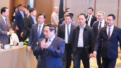 Perdana Menteri Pham Minh Chinh menghadiri Forum Logistik Vietnam 2025