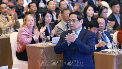 팜 민 친(Pham Minh Chinh) 총리, 2025년 베트남 물류 포럼 참석