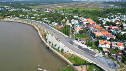 Close-up da estrada com a vista mais bonita do rio em Dong Nai, antes do dia da inauguração.