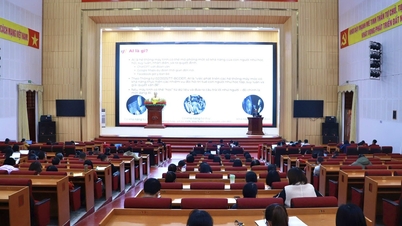 दो स्तरों पर स्थानीय सरकारों के कार्यों को करने में साझा एआई का अभ्यास करने और कार्य करने वाले सिविल सेवकों और सार्वजनिक कर्मचारियों के लिए कृत्रिम बुद्धिमत्ता (एआई) ज्ञान पर प्रशिक्षण