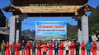 Урочисте відкриття Центральних воріт комуни Пхо Банг