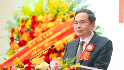 יו"ר האסיפה הלאומית טראן טאנה מאן השיק את תנועת החיקוי הפטריוטי של הוועדה הקבועה של האסיפה הלאומית.