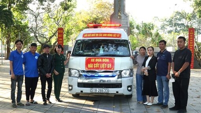 انتقال بقایای شهید نگوین تان تو به استان هونگ ین