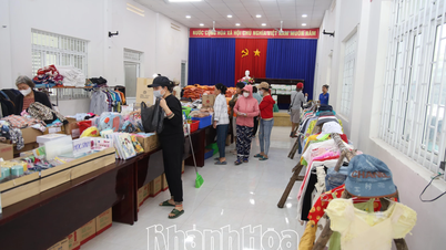 O bairro de Nam Nha Trang organiza um quiosque com produtos a 0 VND para apoiar a população.