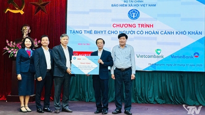 Przekazanie 6000 kart ubezpieczenia zdrowotnego ubogim gospodarstwom domowym