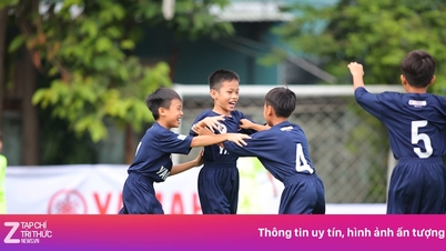 كرة القدم المدرسية في مدينة هوشي منه في موسم الذروة