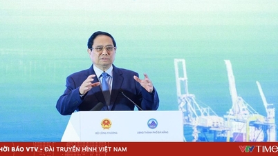 رئيس الوزراء: جعل فيتنام مركزًا رائدًا للخدمات اللوجستية في المنطقة والقارة والعالم