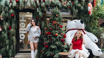 হ্যানয়: ১০০ মিটার লম্বা ক্রিসমাস অ্যালি আবিষ্কার করুন, যেখানে কোরিয়ান স্টাইলে তৈরি একটি শক্তিশালী যাত্রাপথ রয়েছে।