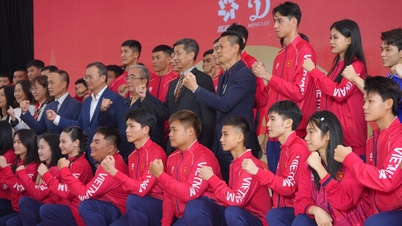 Vietnam Sports Delegation Attends SEA Games 33 with New Uniforms: Determined to Stay in the Top Group