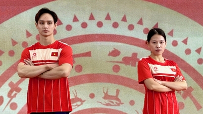 ভিয়েতনামের ক্রীড়া প্রতিনিধিদল নতুন পোশাক পরে SEA গেমস 33-এ যোগ দিয়েছে