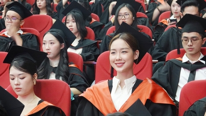 تخرجت السيدة بمرتبة الشرف من إحدى المدارس التابعة لجامعة مدينة هوشي منه الوطنية