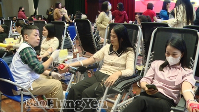 خون کے قطرے بانٹتے ہوئے رضاکارانہ خون کے عطیہ میلے میں 650 افراد نے حصہ لیا۔