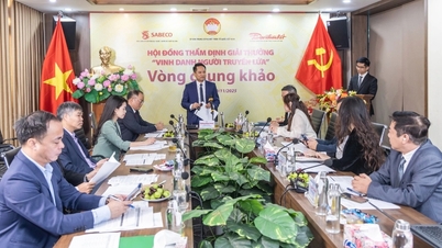 15 najbardziej wybitnych osób wyróżnionych nagrodą „Honoring the Torchbearer”