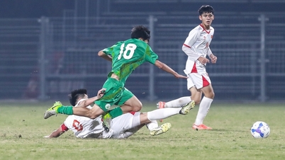 ບົດ​ຄວາມ​ທີ່​ຊ່ວຍ U17 ຫວຽດ​ນາມ ລົບ​ລ້າງ​ມາ​ເລ​ເຊຍ ແລະ​ໄດ້​ຮັບ​ປີ້​ເຂົ້າ​ໄປ​ໃນ Asian Cup