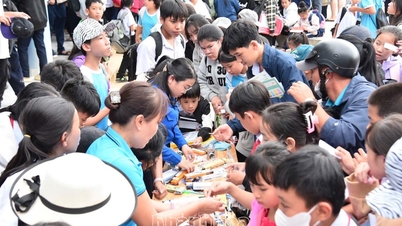 "חנות הספרים לילדים זירו-דונג" בשווי של יותר מ-335 מיליון וונד מגיעה לתלמידי קומונה של דיאן לאק