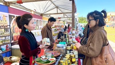 Εκατοντάδες προϊόντα OCOP και τυπικά γεωργικά προϊόντα εκτίθενται και παρουσιάζονται στην Εβδομάδα Τουρισμού - Πολιτισμού.