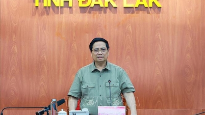 Statsministern samarbetar med lokala myndigheter för att genomföra åtgärder för att motverka konsekvenserna av översvämningar.