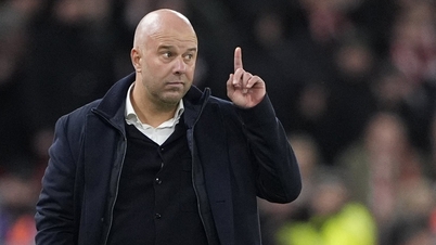 리버풀, 아르네 슬롯 감독 해고하면 막대한 손실 예상