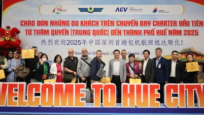 استقبال از اولین پرواز چارتر از شنژن (چین) به هوئه