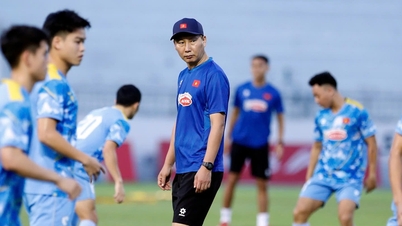 Kim Sang-sik edző 5 játékost ejtett ki az U23-as válogatottból. Vietnam: Van egy 1,95 méter magas középhátvéd?