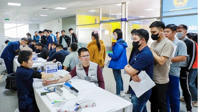 Menganjurkan pemeriksaan perubatan percuma untuk lebih 15,000 pekerja di 7 wilayah dan bandar