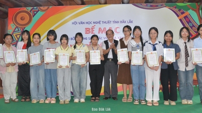 Penutupan Kem Latihan Penciptaan Sastera dan Seni Ha Xanh 2025