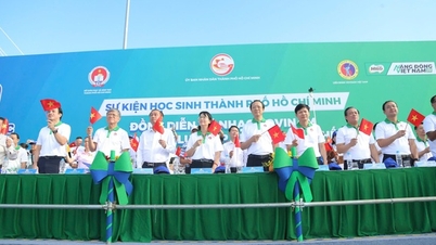 Plus de 60 000 élèves de Hô Chi Minh-Ville ont interprété ensemble de la musique d'arts martiaux Vovinam, établissant un double record pour le Vietnam et le monde.