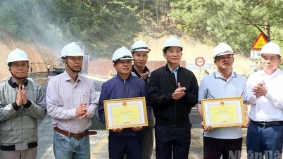 لام دونگ به واحدهایی که بر رانش زمین در گذرگاه میموسا غلبه می‌کنند، پاداش می‌دهد...