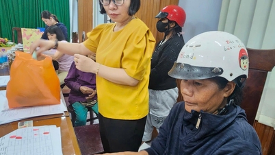 A comuna de Khanh Son tem apenas 6 moradores e 1 estudante que não receberam auxílio financeiro devido às inundações.