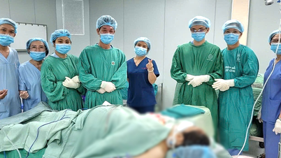 Successfully reattached the hand that had been temporarily nourished on the pregnant woman's leg for two months