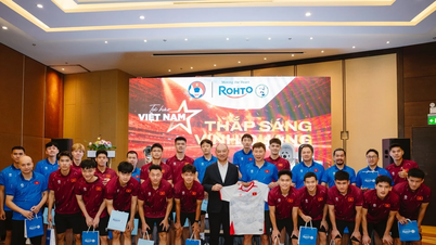 El principal grupo farmacéutico de Japón apoya al equipo sub-22 antes de los 33º Juegos del Sudeste Asiático