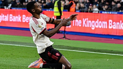 Đánh bại West Ham, Liverpool chấm dứt chuỗi ngày ảm đạm