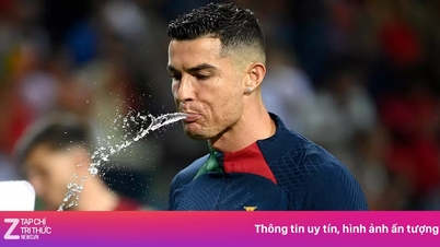 Warum spült Ronaldo sich nur den Mund aus und spuckt das Wasser wieder aus?