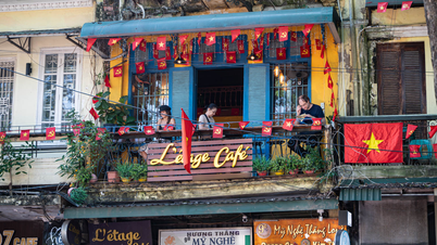 Restaurant in Hanoi, verborgen in een klein steegje, met een balkonhoekje 'klanten kunnen de hele dag zitten zonder zich te vervelen'