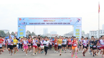 More than 2,000 athletes participate in the Youth Run "Following the footsteps of communists"