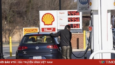 Os preços da gasolina nos EUA atingiram um nível recorde de baixa.